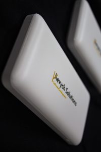 Повербанк білий(пластик) Kevych _2 (ближче)